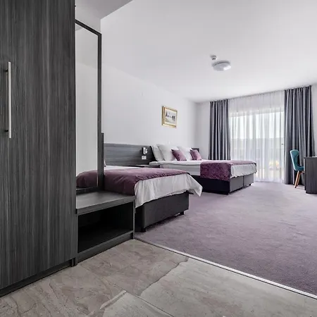 فندق Novum 4*